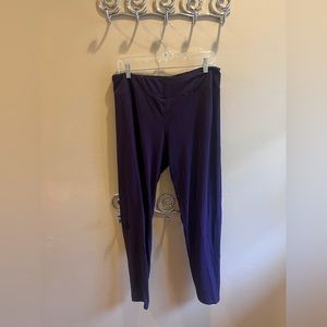Purple Charlie’s project leggings.  Just like Lularoe.  TC. Fits 14-22.